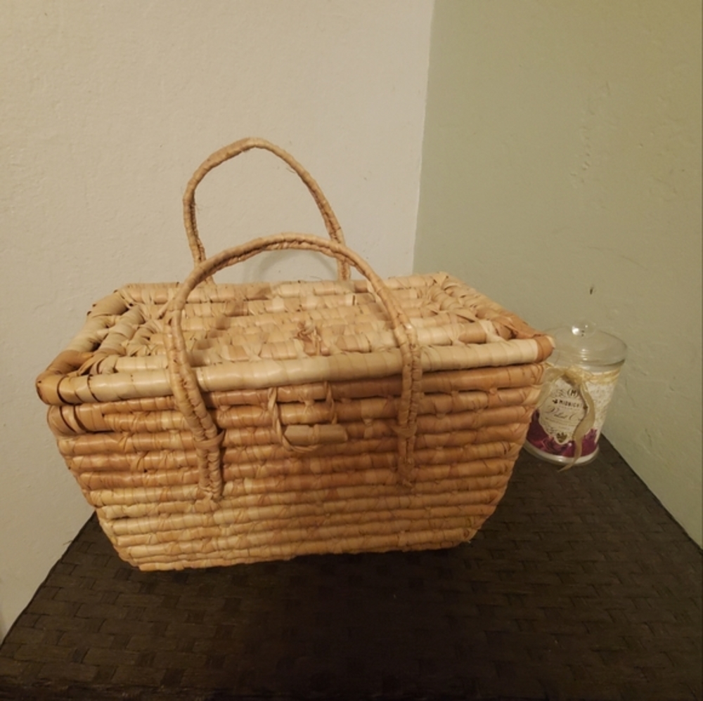 Wicker Purse/Picnic Basket